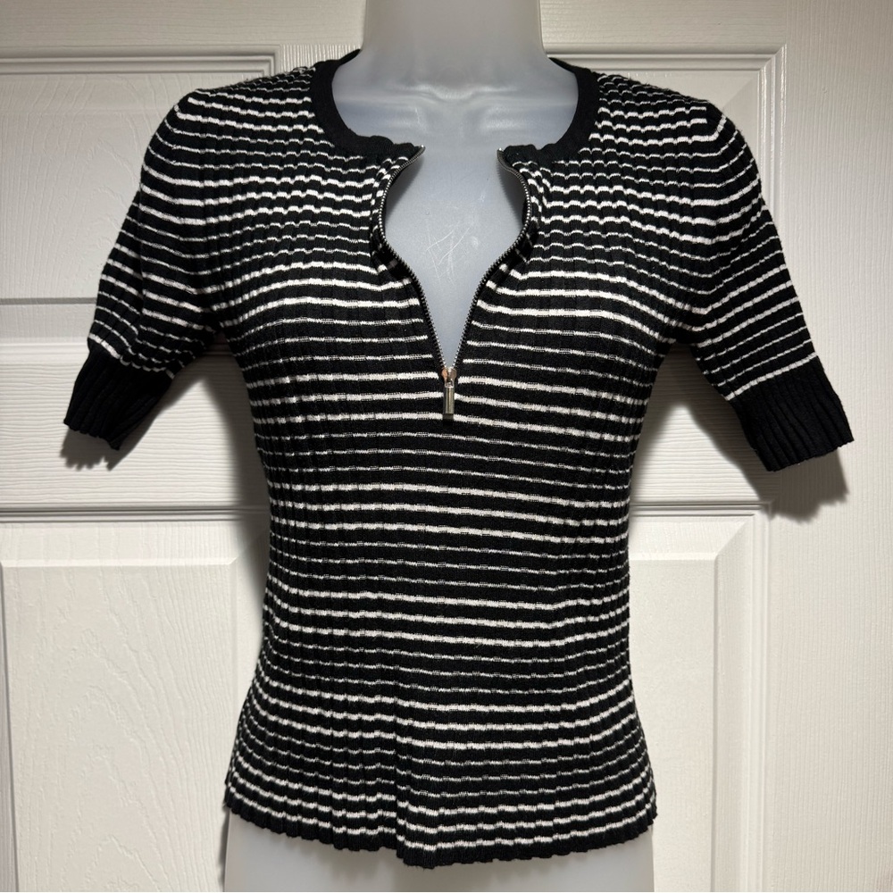 New York & Company Black and White Striped Ribbed Knit Top with Zipper (Size S)